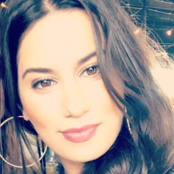 Meet your Posher, Kelli - Picture 1 of 1